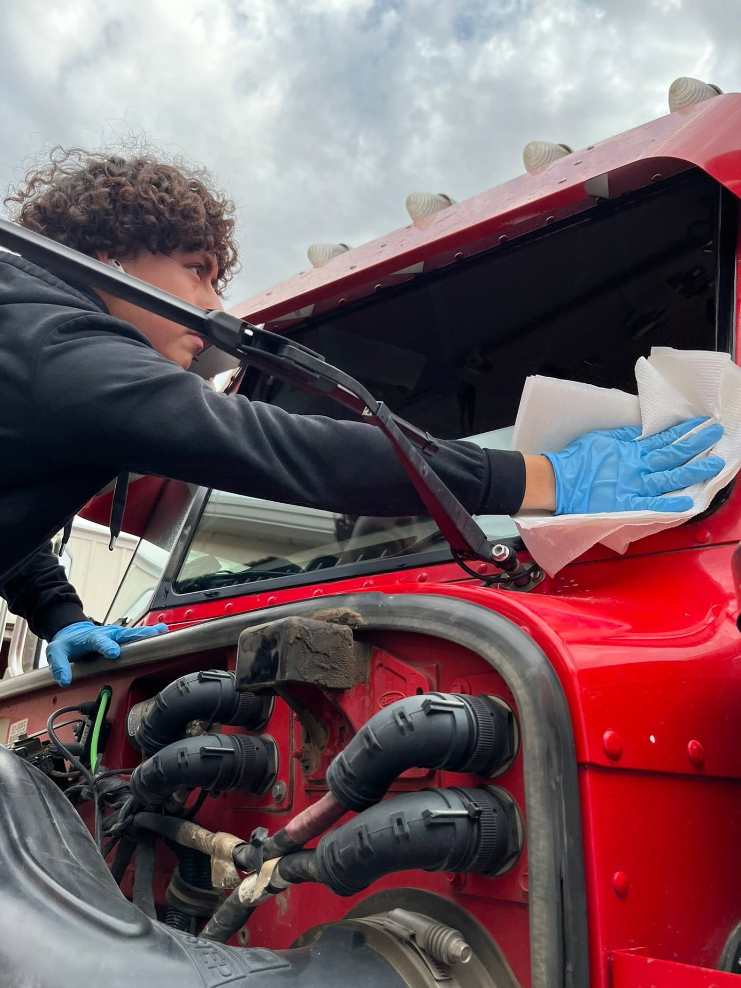 E.A. Glass heavy duty glass service, Semi Windshield Install